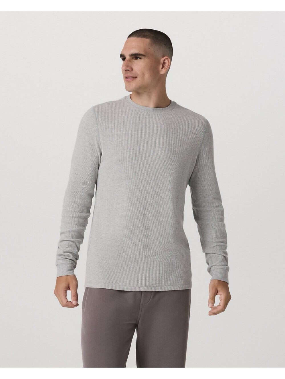 Vuori Men’s Waffle Knit Light Grey Thermal Long Sleeve Shirt Size Medium Basics